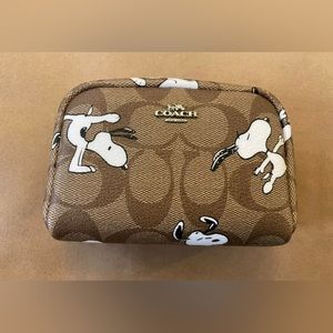 Coach x peanuts mini boxy cosmetic case
